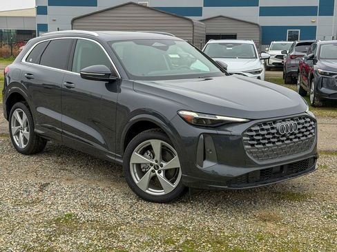 New 2025 Audi Q5 Premium Plus image 3