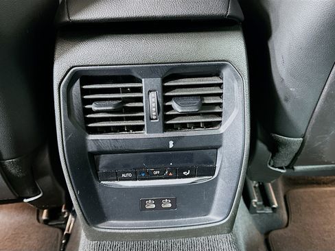 Used 2024 BMW 330i Sedan image 29