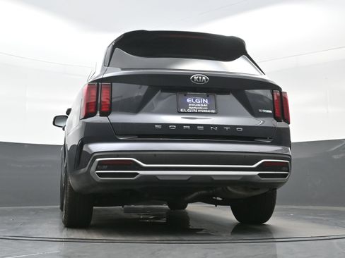 Used 2021 Kia Sorento S image 32