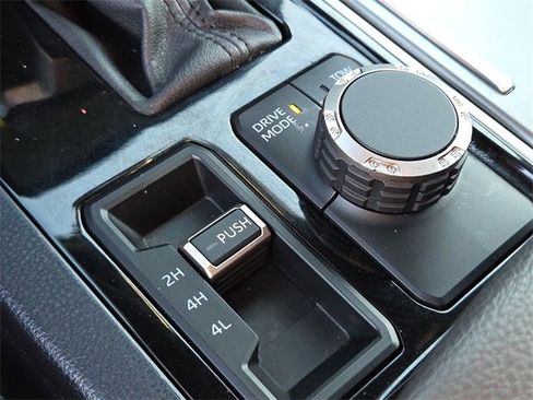 Used 2025 Toyota Sequoia SR5 image 23