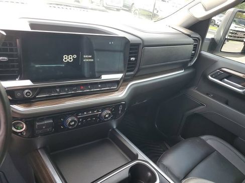Used 2025 Chevrolet Silverado 3500 LT AWD/4WD image 28