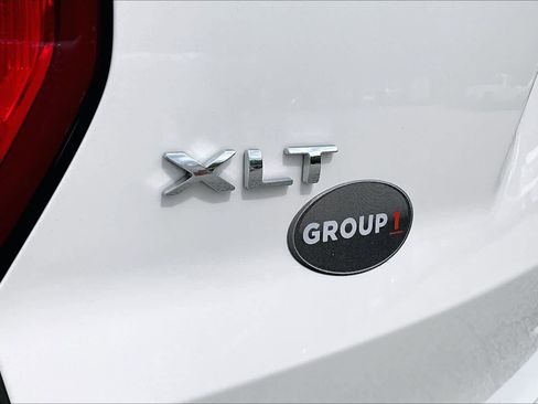 Used 2017 Ford Explorer XLT AWD/4WD image 10