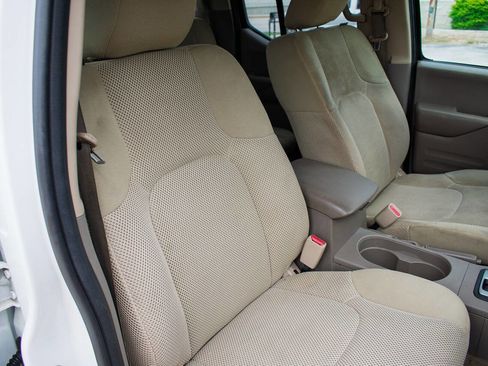 Used 2018 Nissan Frontier SV w/ Value Truck Package RWD image 37