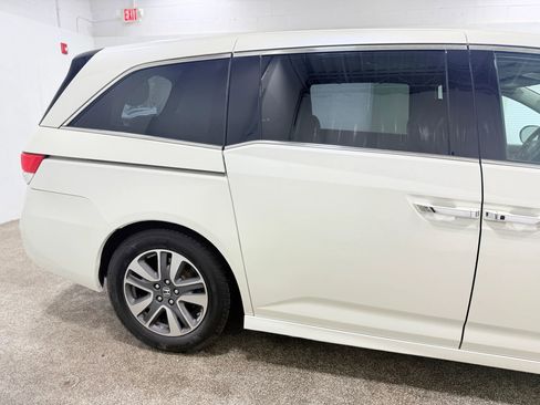 Used 2016 Honda Odyssey Touring Elite image 9