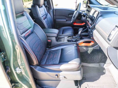 Used 2025 Nissan Frontier PRO-4X w/ Pro Premium Package image 9