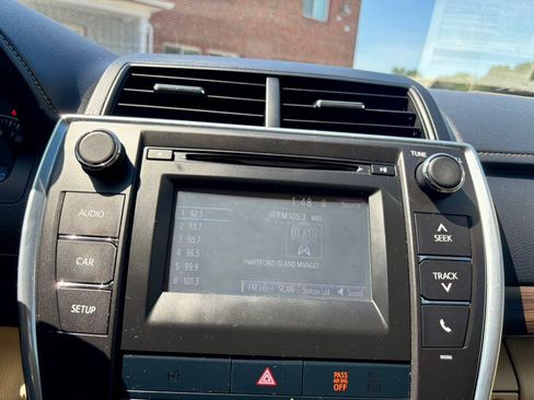 Used 2015 Toyota Camry LE FWD image 22