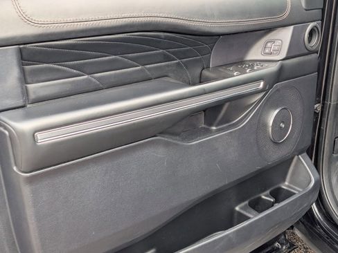 Used 2021 Ford Expedition Platinum image 15
