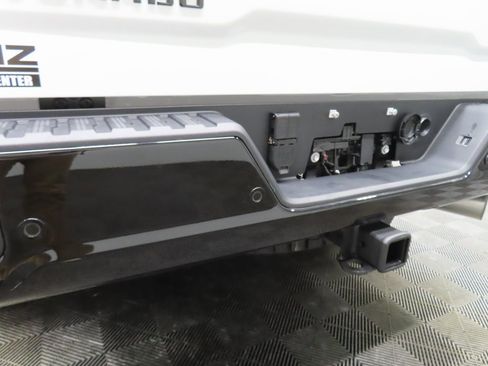 Used 2025 Chevrolet Silverado 2500 ZR2 w/ Technology Package image 52