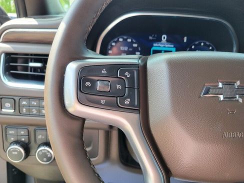 Used 2024 Chevrolet Tahoe Z71 w/ Luxury Package AWD/4WD image 15