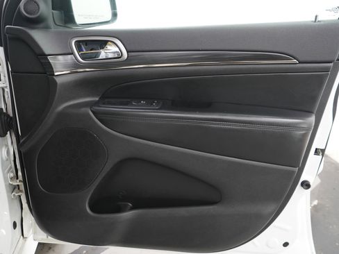Used 2019 Jeep Grand Cherokee Limited X AWD/4WD image 9