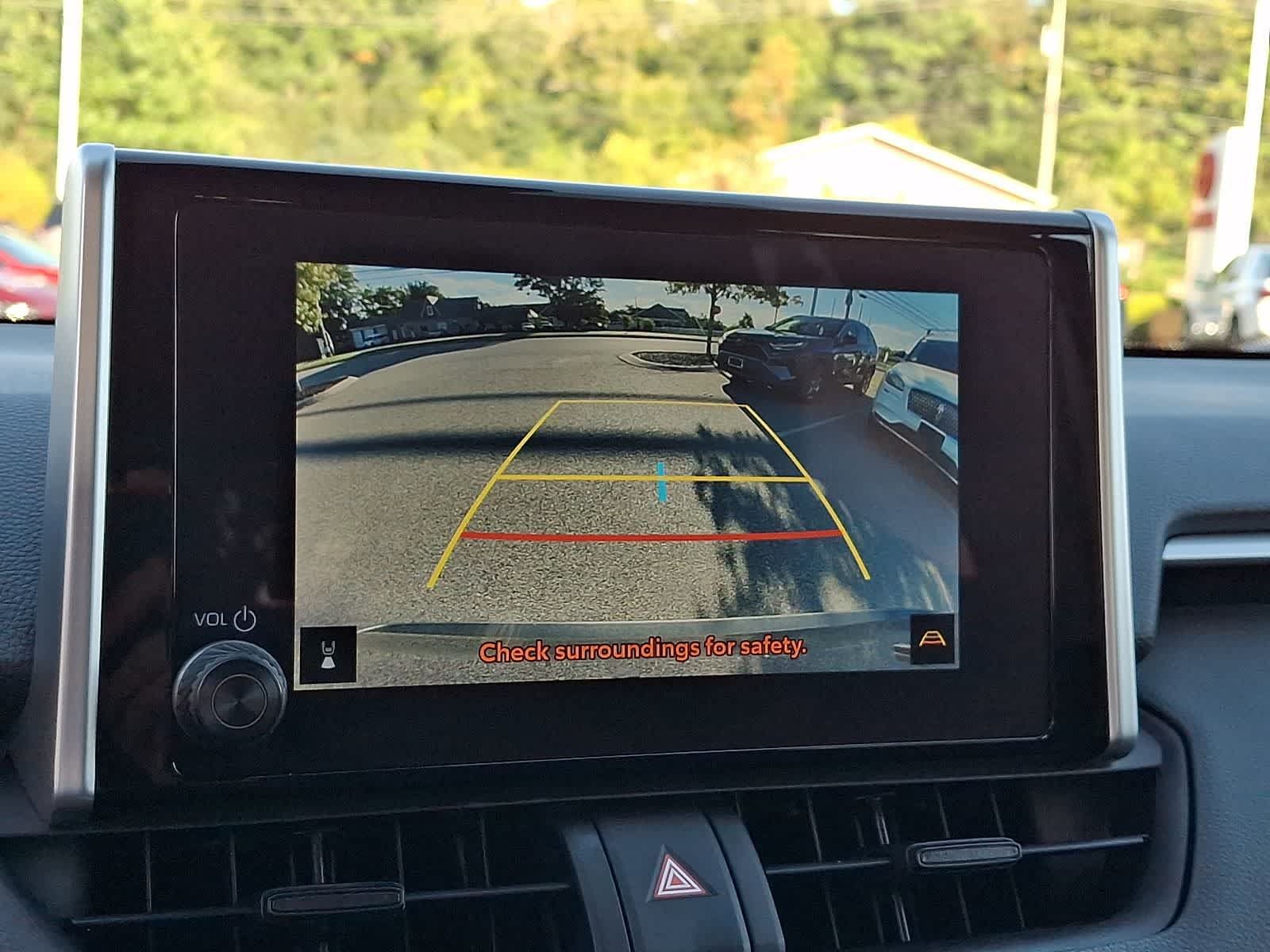 Used 2023 Toyota RAV4 LE AWD/4WD image 21