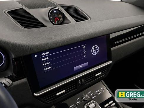 Used 2023 Porsche Cayenne AWD/4WD image 15