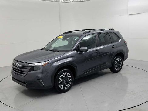 Used 2026 Subaru Forester Premium AWD/4WD image 4