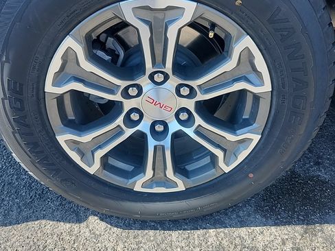 Used 2025 GMC Sierra 1500 SLT RWD image 30