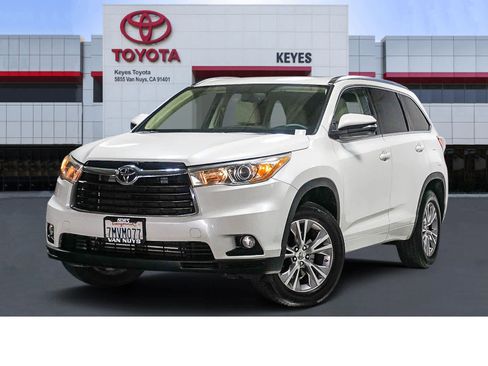 Used 2015 Toyota Highlander XLE FWD image 1