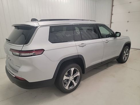 New 2025 Jeep Grand Cherokee L Limited w/ Luxury Tech Group II AWD/4WD image 6