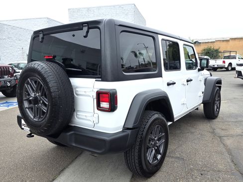 Certified 2025 Jeep Wrangler Unlimited Sport AWD/4WD image 5