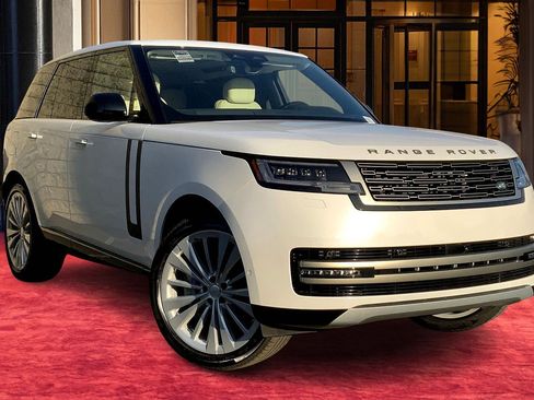 New 2025 Land Rover Range Rover SE image 19