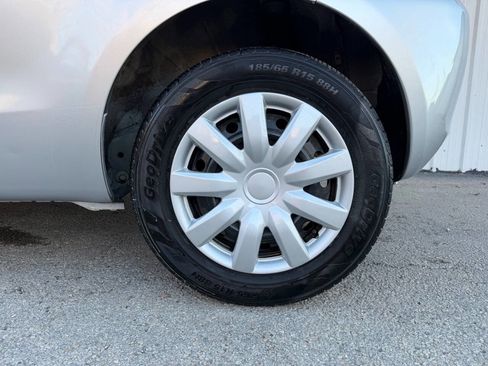 Used 2007 Toyota Yaris 2-Door Hatchback image 13