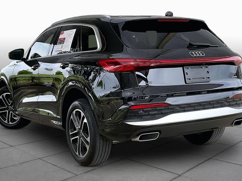 Used 2025 Audi Q5 Premium Plus w/ Premium Plus AWD/4WD image 11