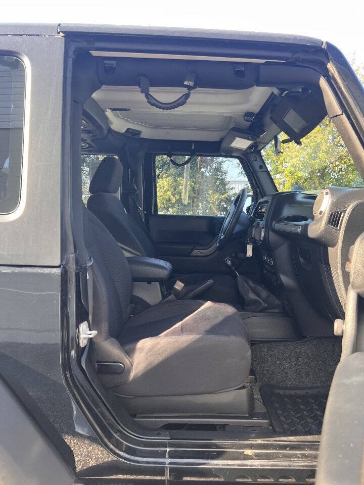 Used 2013 Jeep Wrangler Sport AWD/4WD image 15