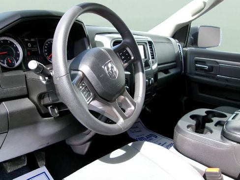 Used 2024 RAM 1500 Classic SLT AWD/4WD image 12