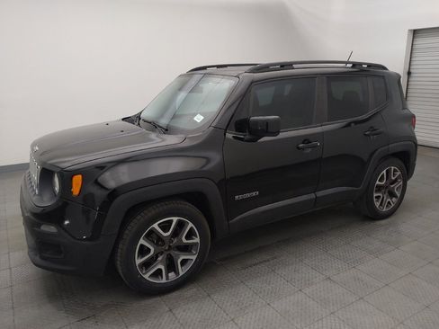 Used 2015 Jeep Renegade Latitude w/ Popular Equipment Group FWD image 2