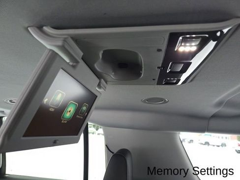 Used 2020 Chevrolet Suburban Premier image 31