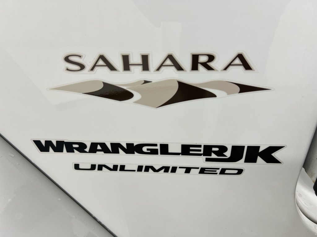 Used 2018 Jeep Wrangler Unlimited Sahara AWD/4WD image 24