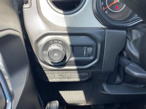 Used 2024 Jeep Wrangler Unlimited Sport AWD/4WD image 23