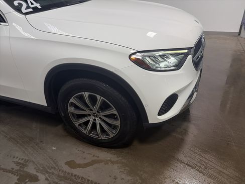 Used 2024 Mercedes-Benz GLC 300 4MATIC image 35