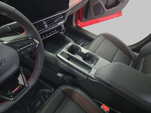 New 2025 Chevrolet Equinox EV RS w/ Convenience Package II FWD image 27
