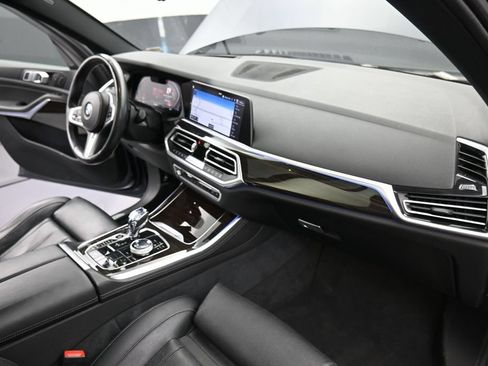 Used 2019 BMW X5 xDrive50i w/ M Sport Package AWD/4WD image 19