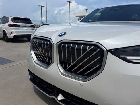 Used 2025 BMW X3 xDrive30i AWD/4WD image 2