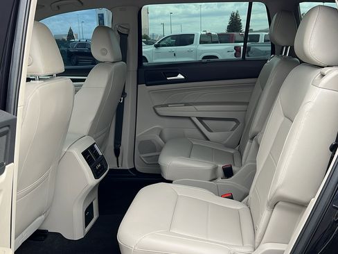 Used 2022 Volkswagen Atlas SE image 13