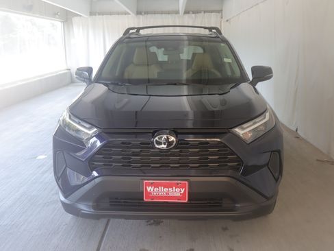 Used 2025 Toyota RAV4 XLE w/ Convenience Package AWD/4WD image 4