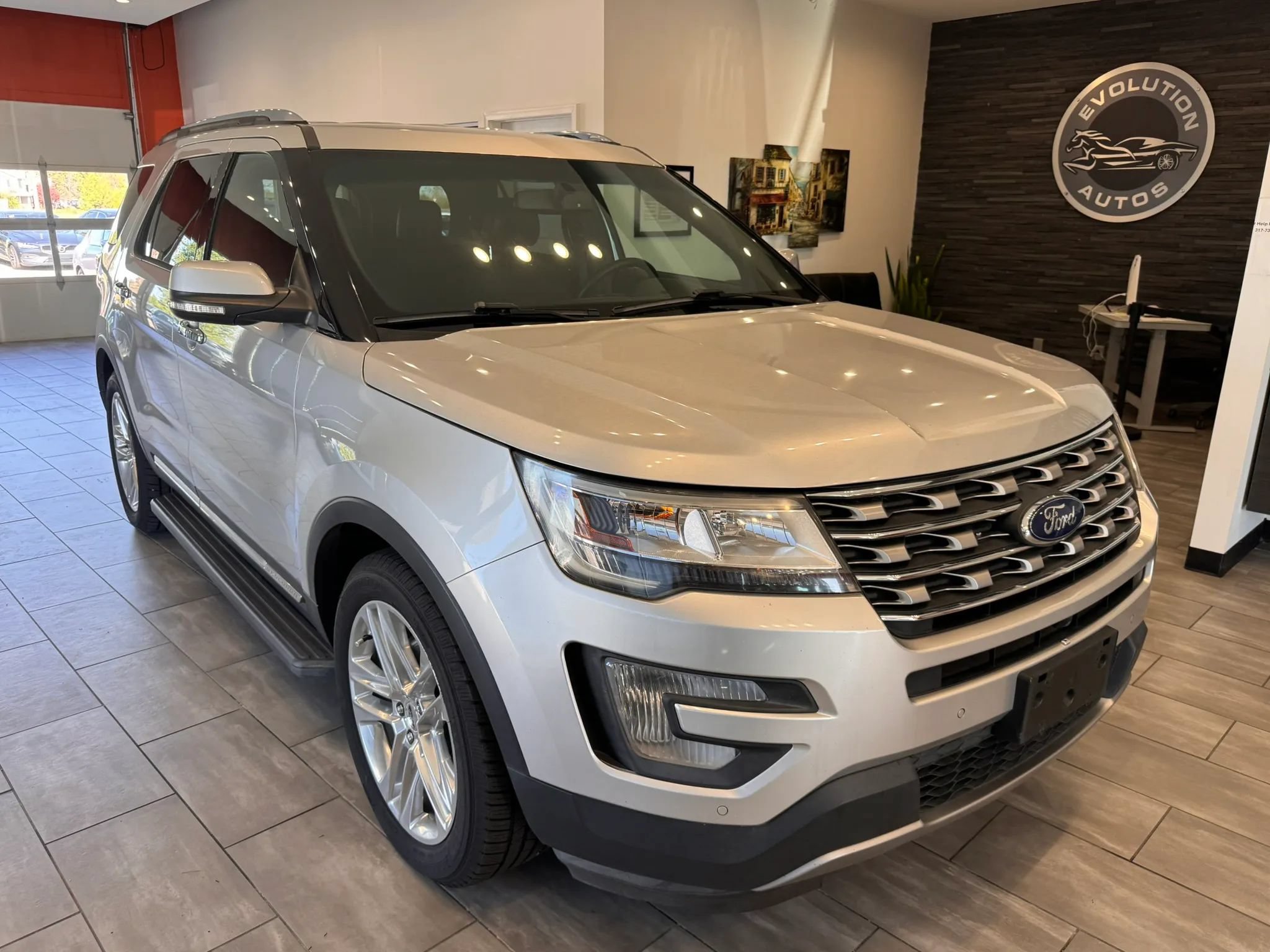 Used 2017 Ford Explorer Limited FWD image 2