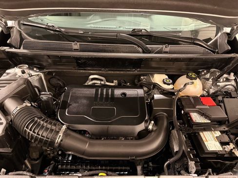 Used 2023 GMC Acadia SLT image 10