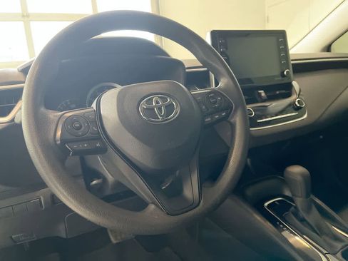 Used 2021 Toyota Corolla LE image 14