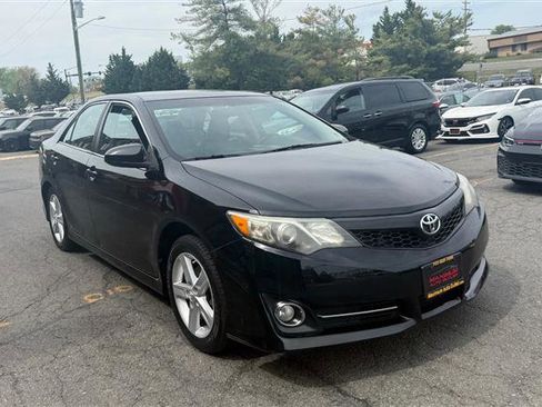 Used 2012 Toyota Camry SE image 3