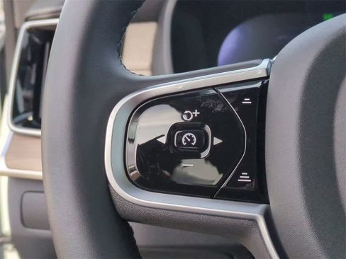 New 2026 Volvo XC90 B6 Plus image 16