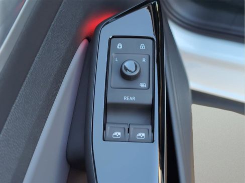 Used 2024 Volkswagen ID.4 Pro S image 21