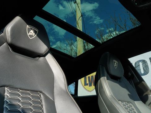 Used 2022 Lamborghini Urus AWD/4WD image 70