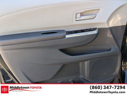 Used 2024 Toyota Sienna LE image 10