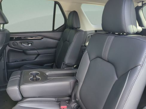 Used 2025 Honda Pilot EX-L image 18