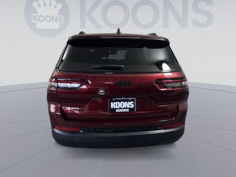 Used 2023 Jeep Grand Cherokee L Laredo image 5