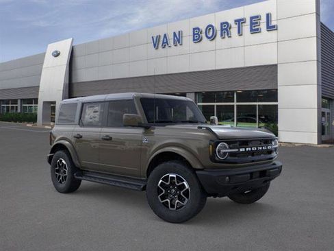 New 2026 Ford Bronco Outer Banks image 7