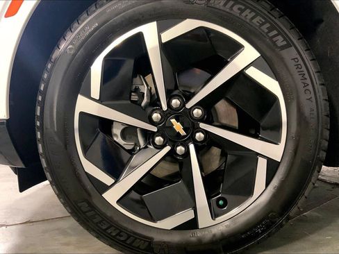 Used 2025 Chevrolet Equinox EV LT image 9