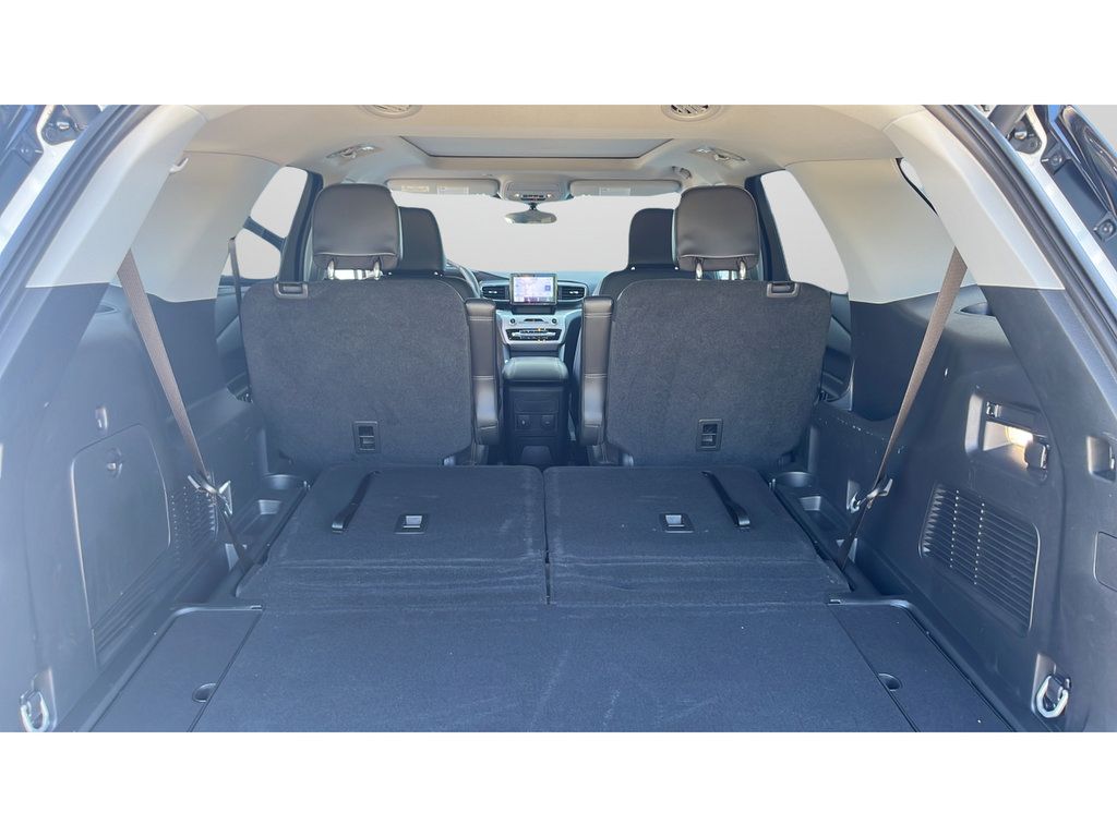 Used 2024 Ford Explorer XLT w/ Equipment Group 202A AWD/4WD image 16
