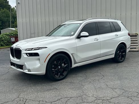 Used 2024 BMW X7 xDrive40i AWD/4WD image 2